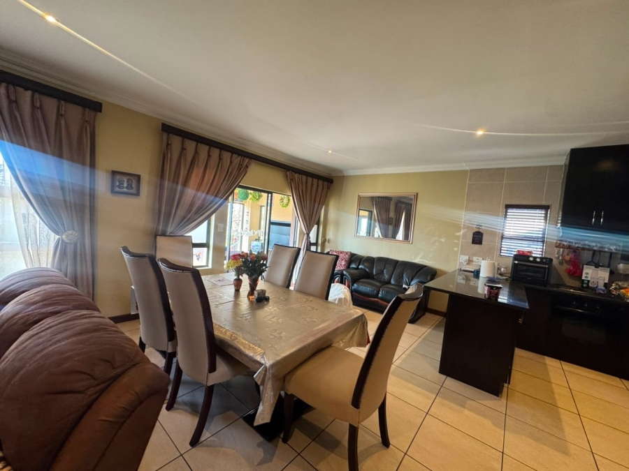 4 Bedroom Property for Sale in Thatchfield Estate Gauteng