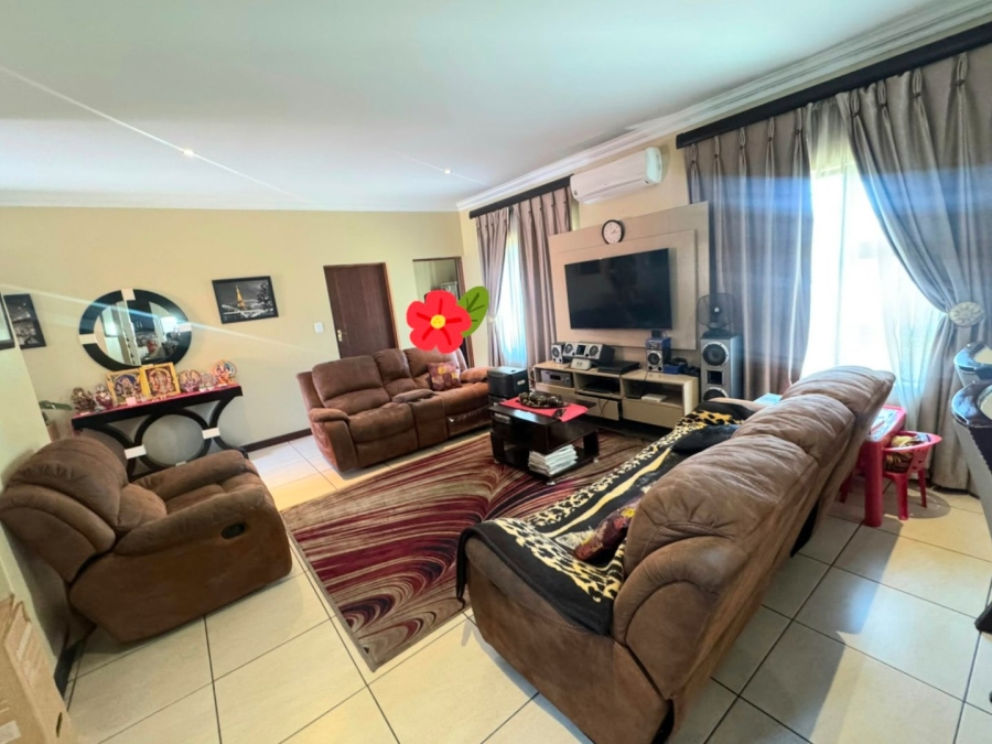 4 Bedroom Property for Sale in Thatchfield Estate Gauteng