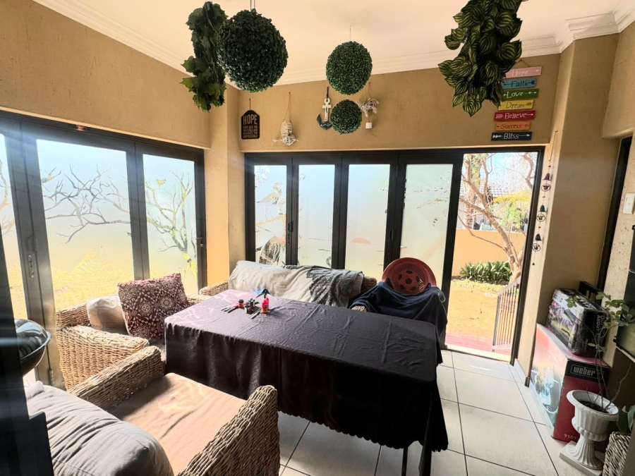 4 Bedroom Property for Sale in Thatchfield Estate Gauteng