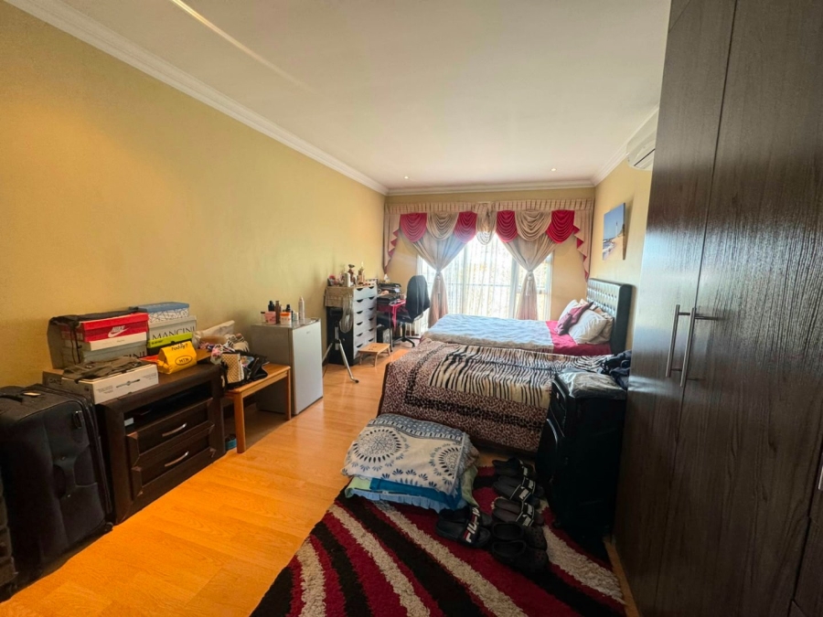 4 Bedroom Property for Sale in Thatchfield Estate Gauteng