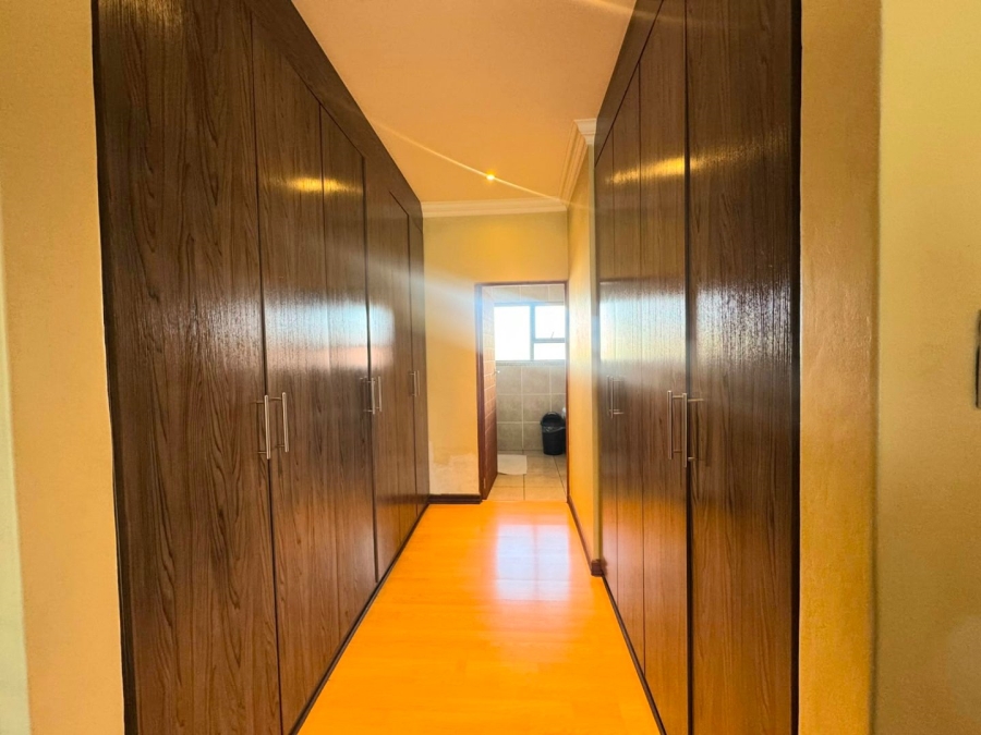 4 Bedroom Property for Sale in Thatchfield Estate Gauteng