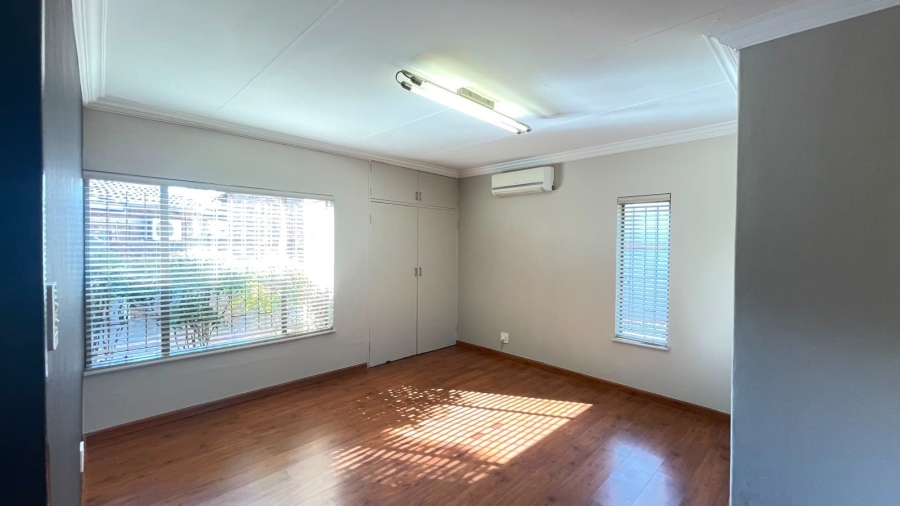 6 Bedroom Property for Sale in The Reeds Gauteng