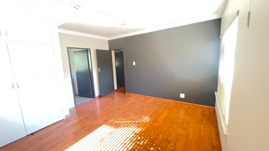 6 Bedroom Property for Sale in The Reeds Gauteng
