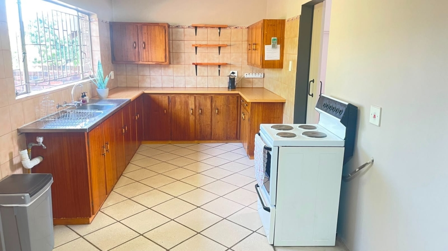 6 Bedroom Property for Sale in The Reeds Gauteng