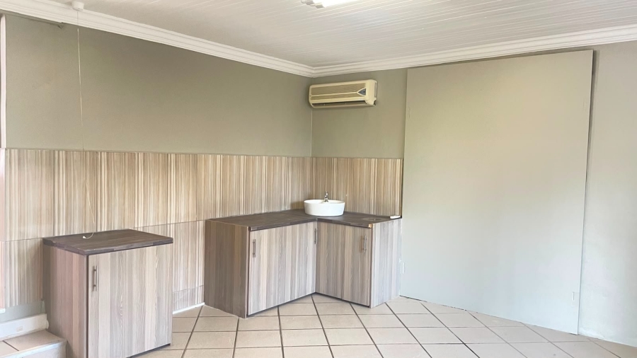 6 Bedroom Property for Sale in The Reeds Gauteng