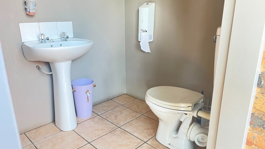 6 Bedroom Property for Sale in The Reeds Gauteng