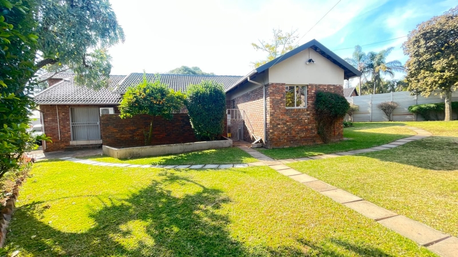 6 Bedroom Property for Sale in The Reeds Gauteng