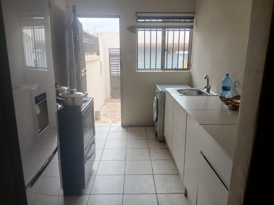 2 Bedroom Property for Sale in Meadowlands Gauteng
