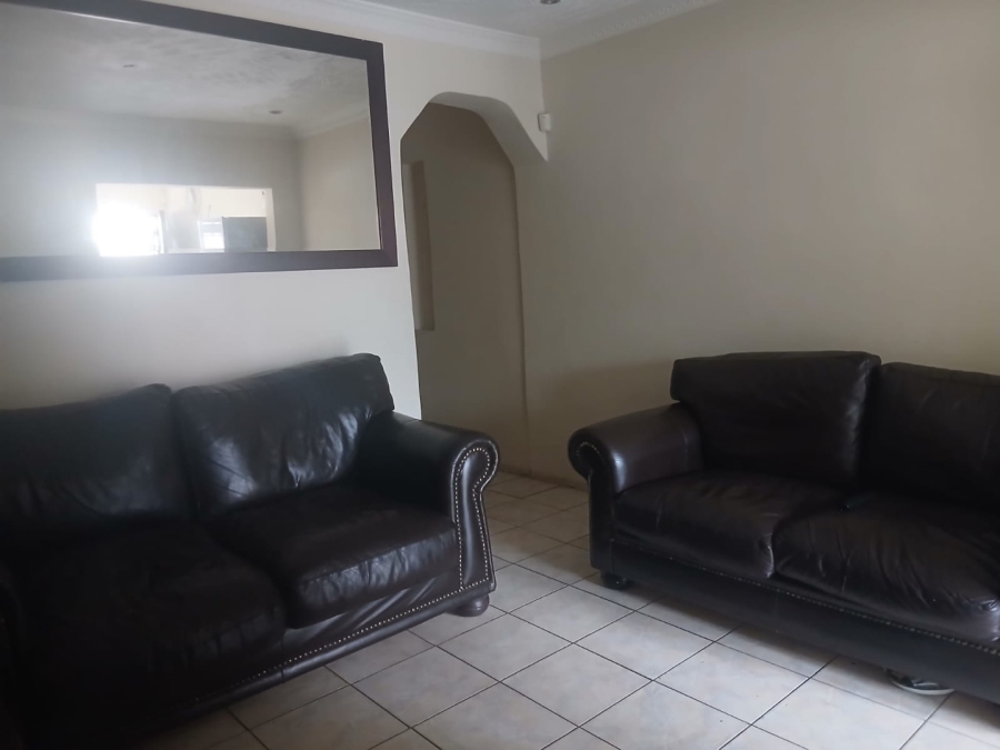 2 Bedroom Property for Sale in Meadowlands Gauteng