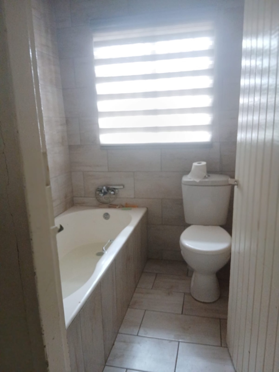 2 Bedroom Property for Sale in Meadowlands Gauteng