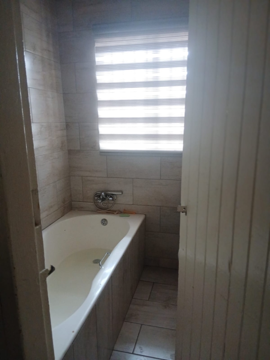 2 Bedroom Property for Sale in Meadowlands Gauteng