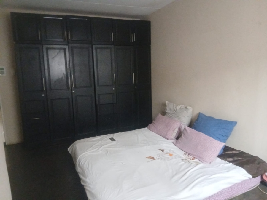 2 Bedroom Property for Sale in Meadowlands Gauteng
