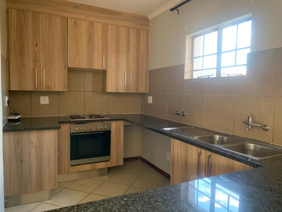 2 Bedroom Property for Sale in Monavoni Gauteng