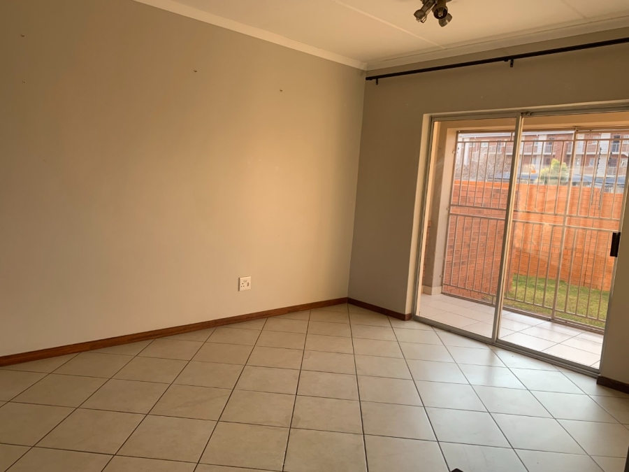 2 Bedroom Property for Sale in Monavoni Gauteng