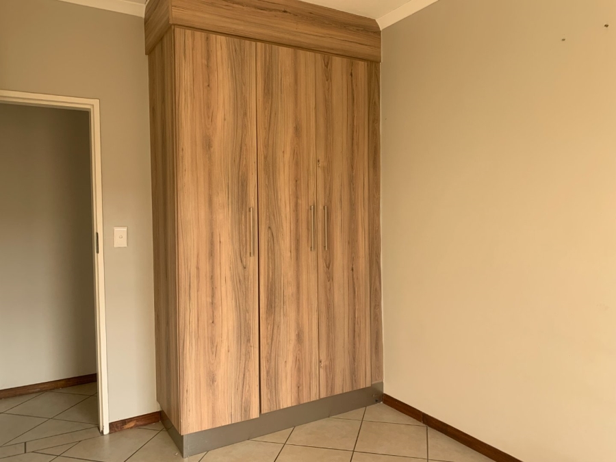 2 Bedroom Property for Sale in Monavoni Gauteng