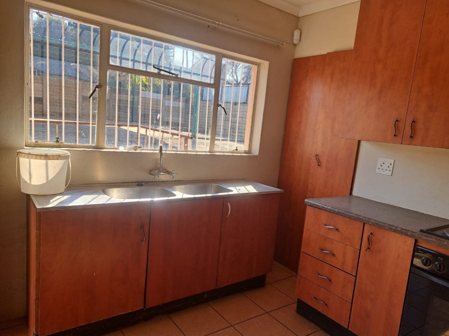 7 Bedroom Property for Sale in Danville Gauteng