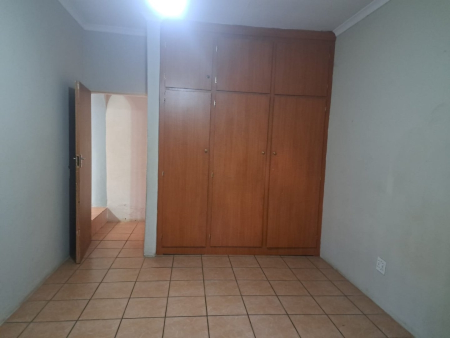 7 Bedroom Property for Sale in Danville Gauteng
