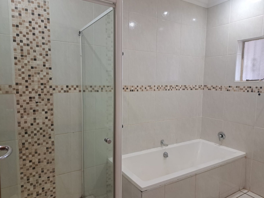 7 Bedroom Property for Sale in Danville Gauteng
