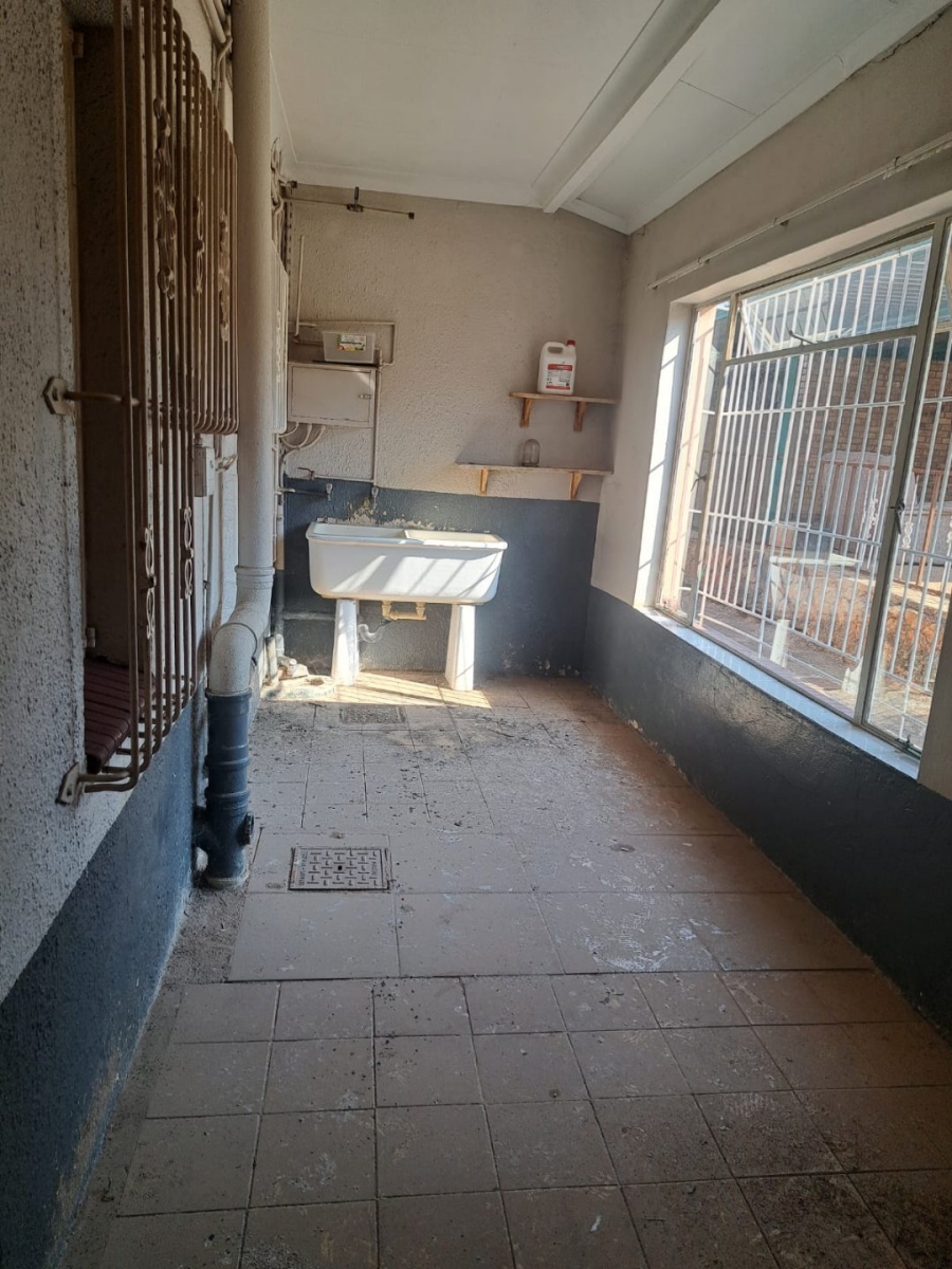 7 Bedroom Property for Sale in Danville Gauteng