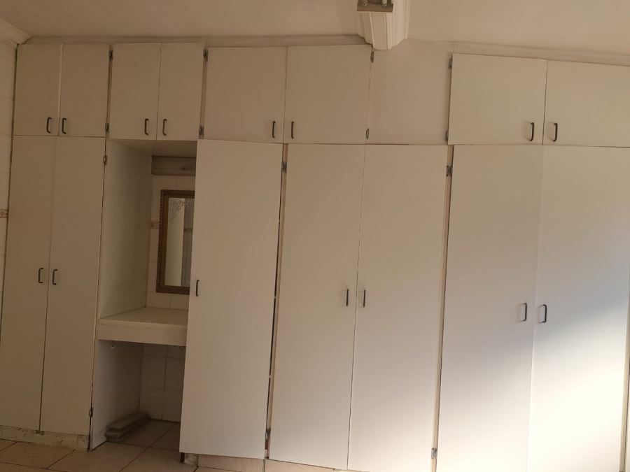 7 Bedroom Property for Sale in Danville Gauteng