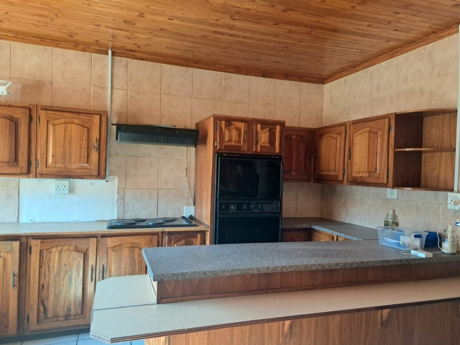7 Bedroom Property for Sale in Danville Gauteng