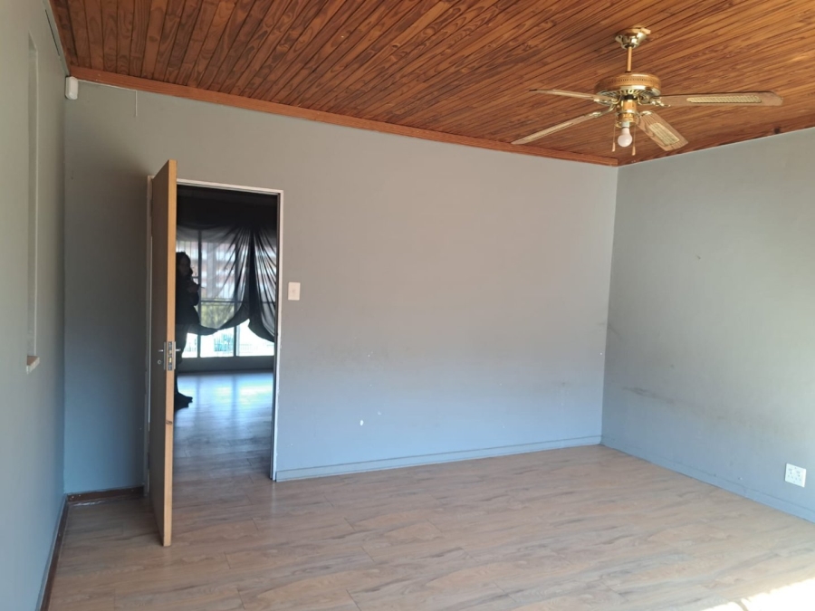 7 Bedroom Property for Sale in Danville Gauteng