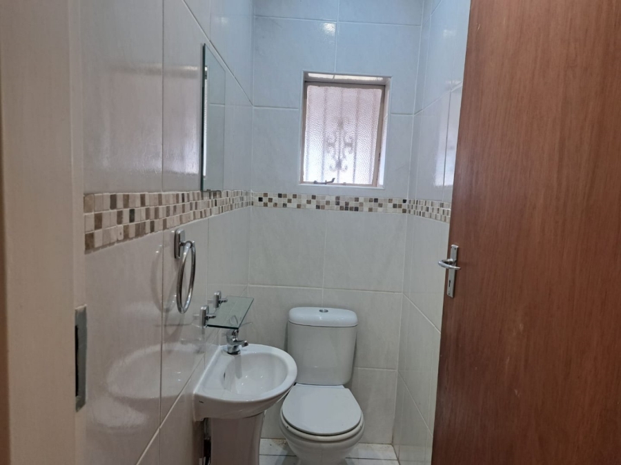 7 Bedroom Property for Sale in Danville Gauteng