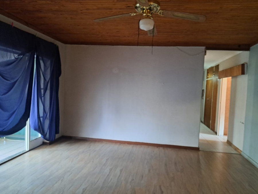 7 Bedroom Property for Sale in Danville Gauteng