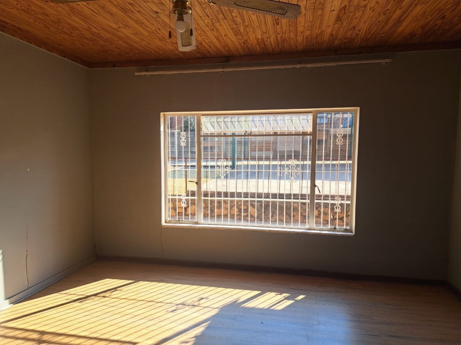 7 Bedroom Property for Sale in Danville Gauteng
