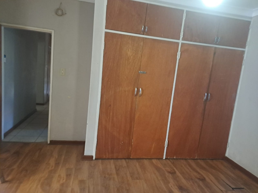 7 Bedroom Property for Sale in Danville Gauteng