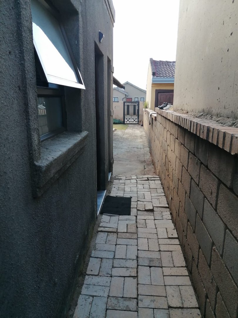 2 Bedroom Property for Sale in East Field Gauteng