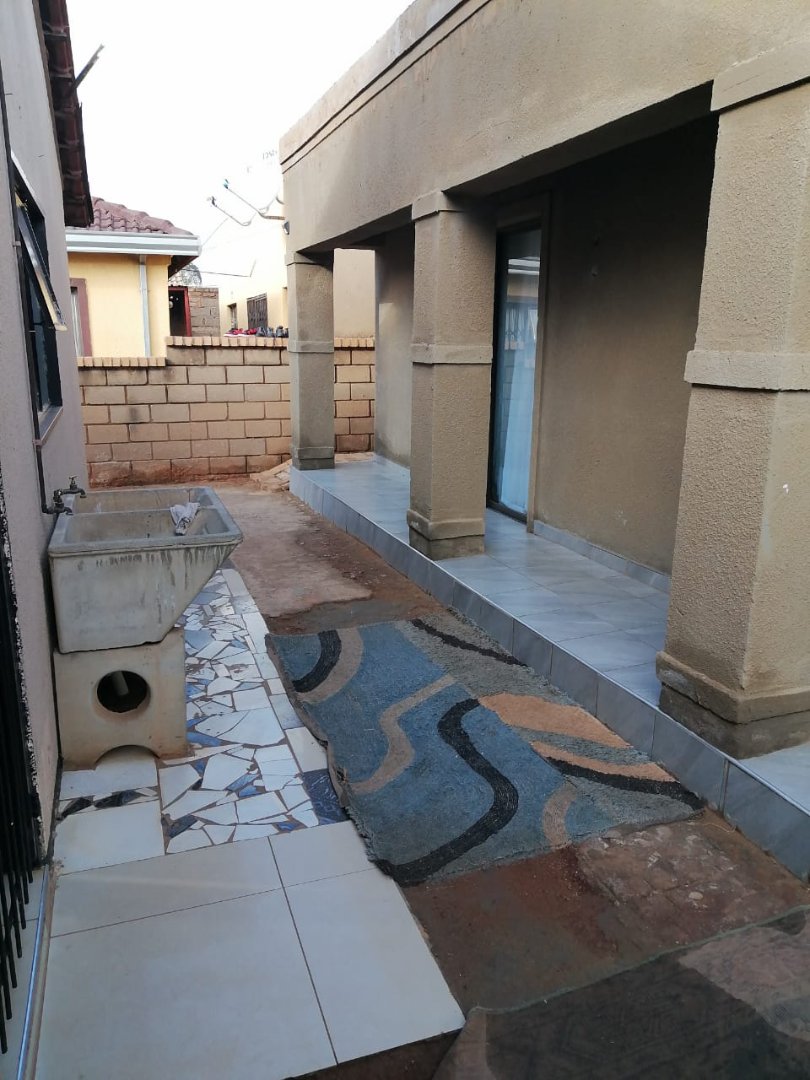 2 Bedroom Property for Sale in East Field Gauteng