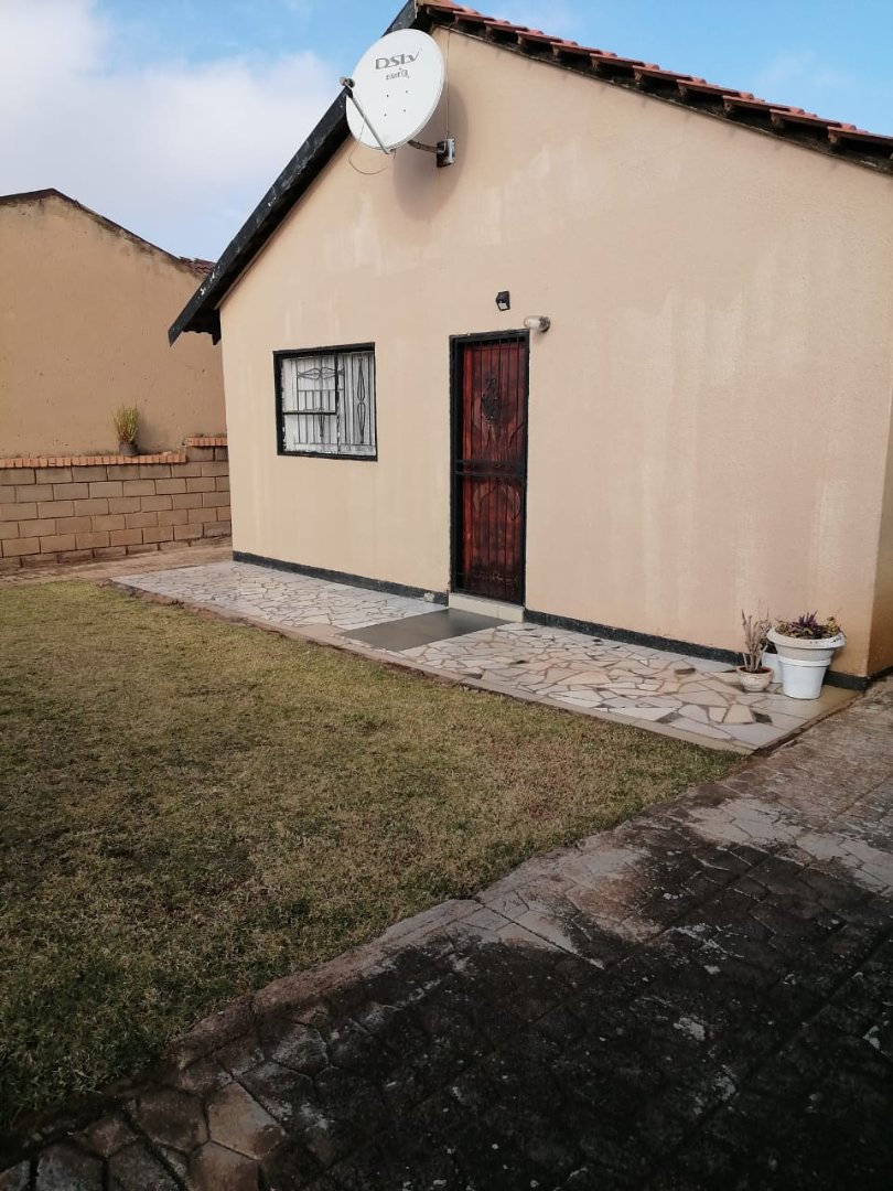 2 Bedroom Property for Sale in East Field Gauteng