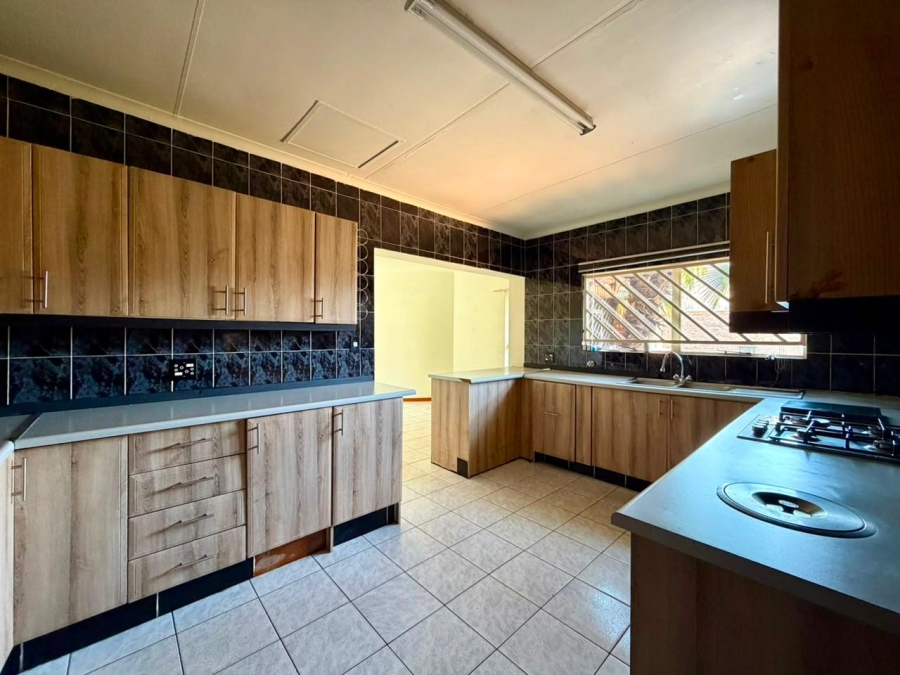 To Let 3 Bedroom Property for Rent in Bassonia Gauteng