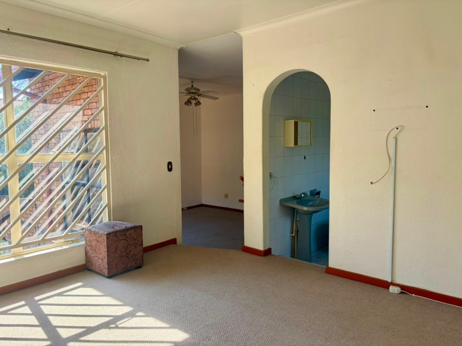 To Let 3 Bedroom Property for Rent in Bassonia Gauteng