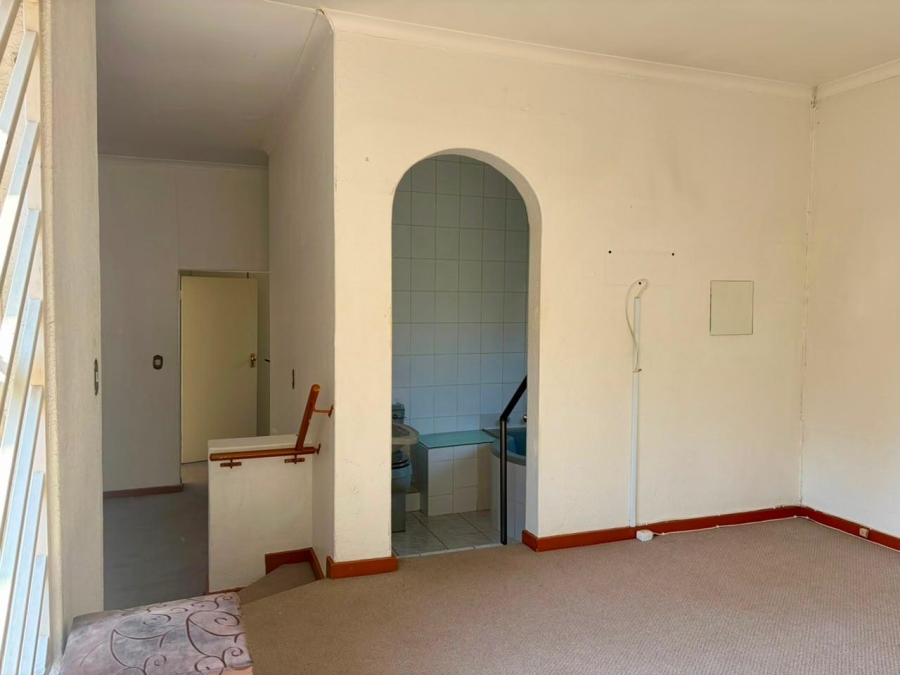 To Let 3 Bedroom Property for Rent in Bassonia Gauteng