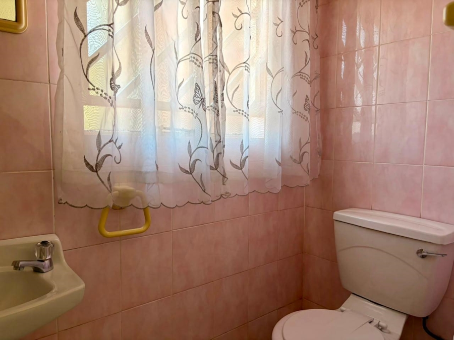 To Let 3 Bedroom Property for Rent in Bassonia Gauteng
