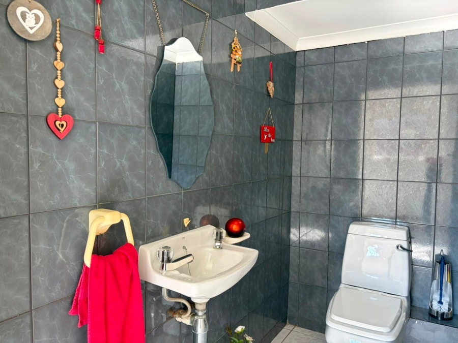 To Let 3 Bedroom Property for Rent in Bassonia Gauteng