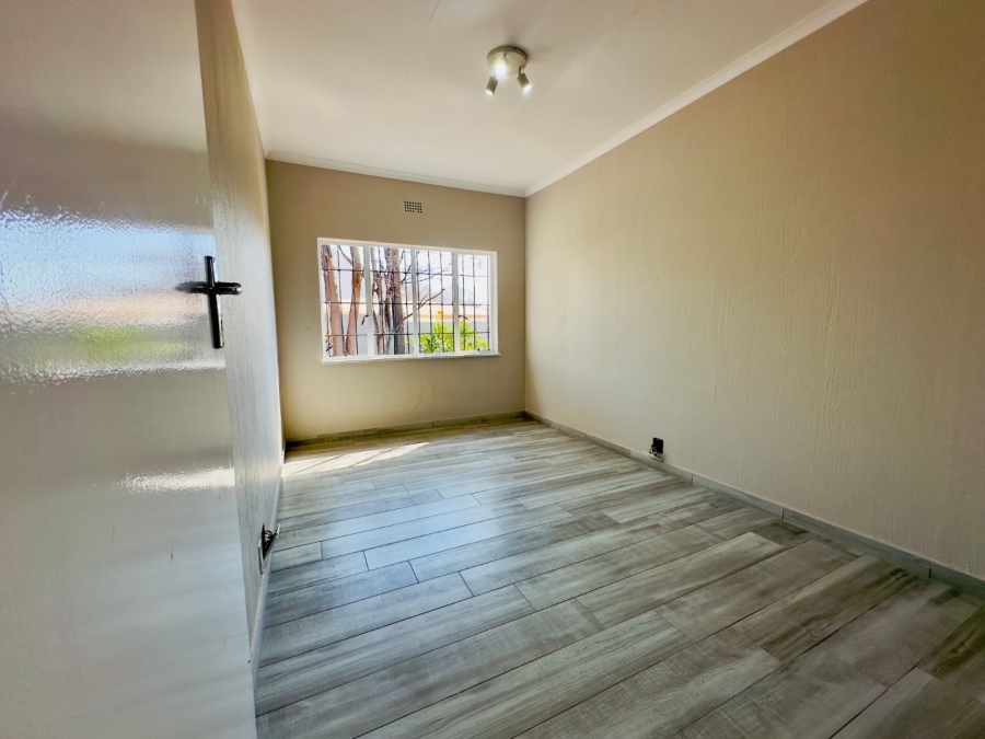 To Let Commercial Property for Rent in Lyndhurst Gauteng