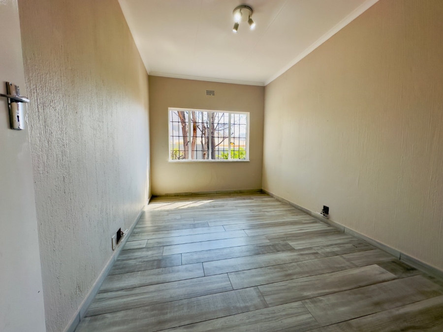 To Let Commercial Property for Rent in Lyndhurst Gauteng