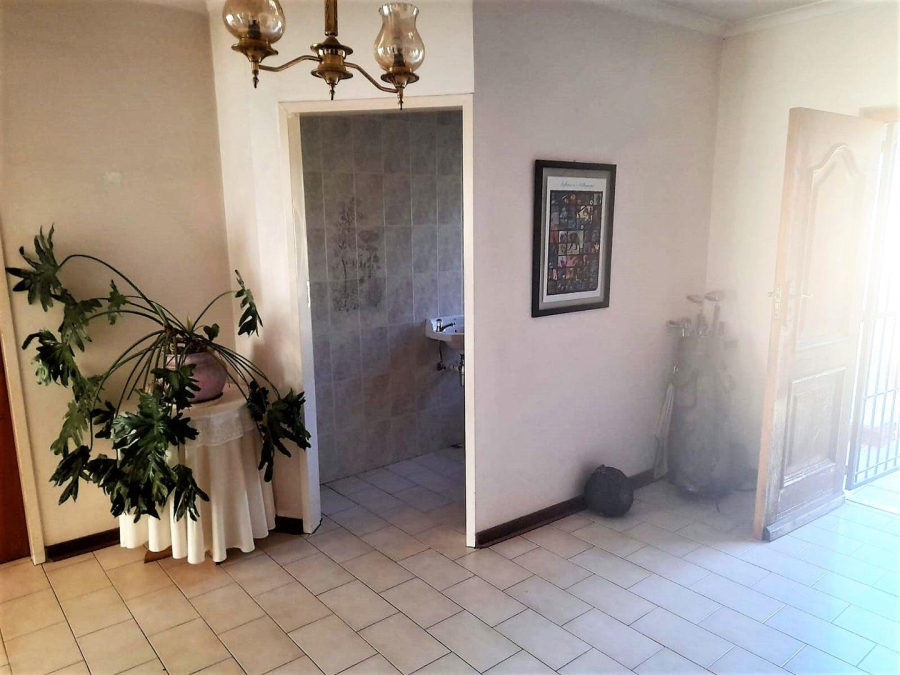 To Let 3 Bedroom Property for Rent in Glenvista Gauteng