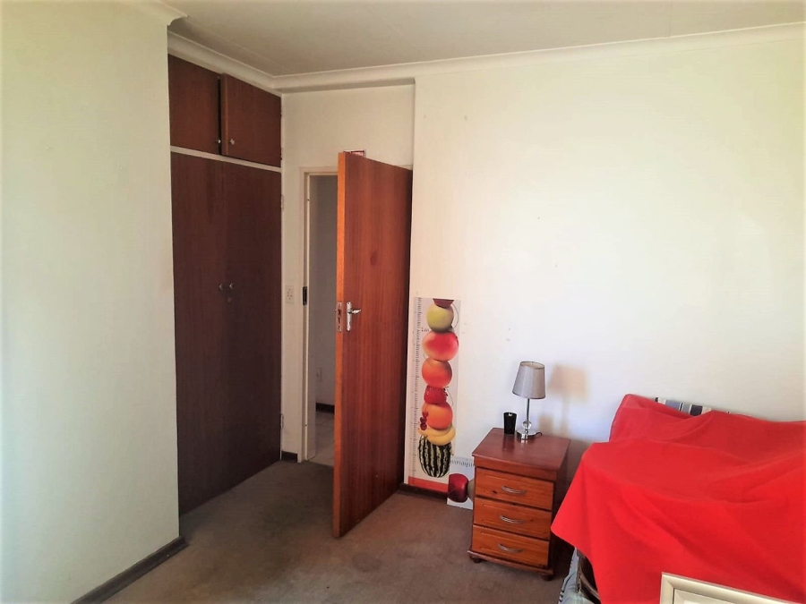 To Let 3 Bedroom Property for Rent in Glenvista Gauteng
