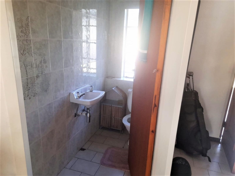 To Let 3 Bedroom Property for Rent in Glenvista Gauteng