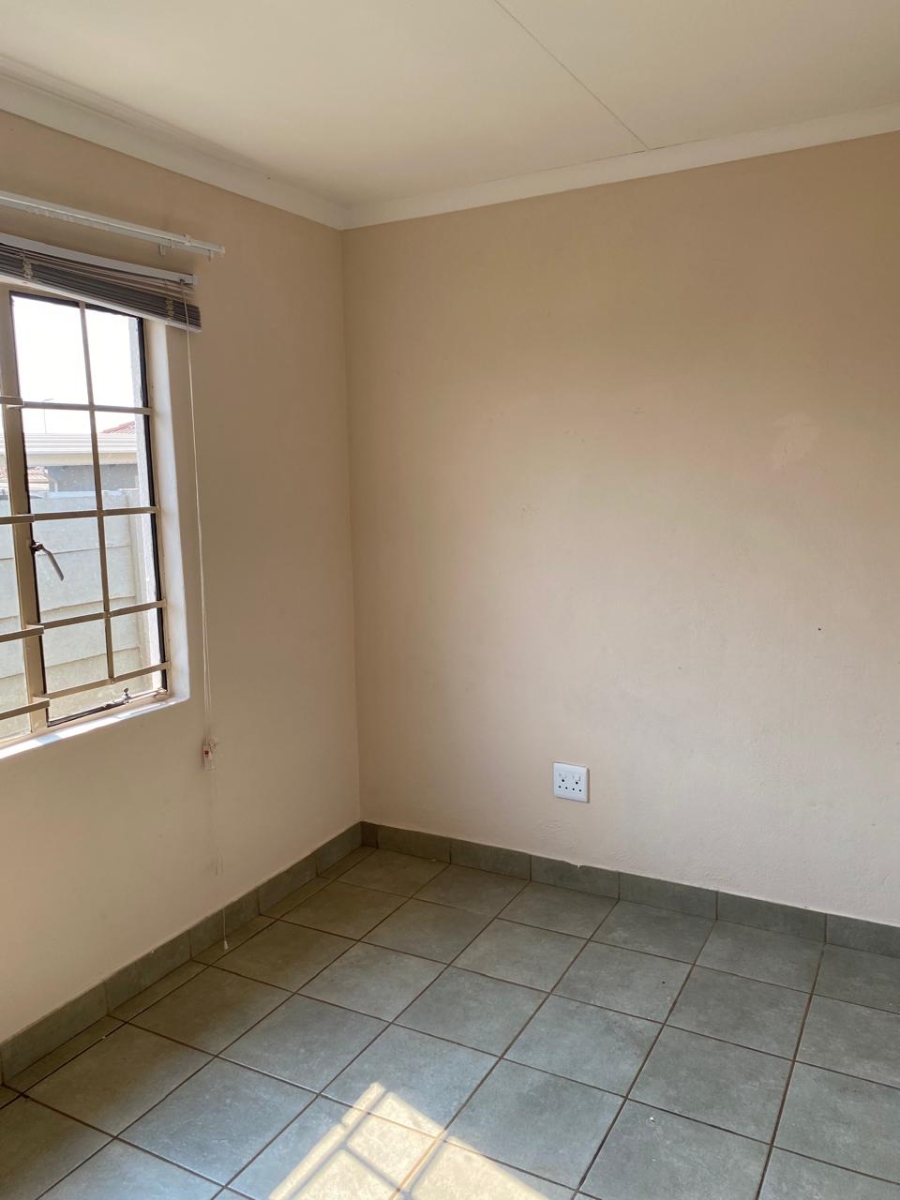 2 Bedroom Property for Sale in Savanna City Gauteng