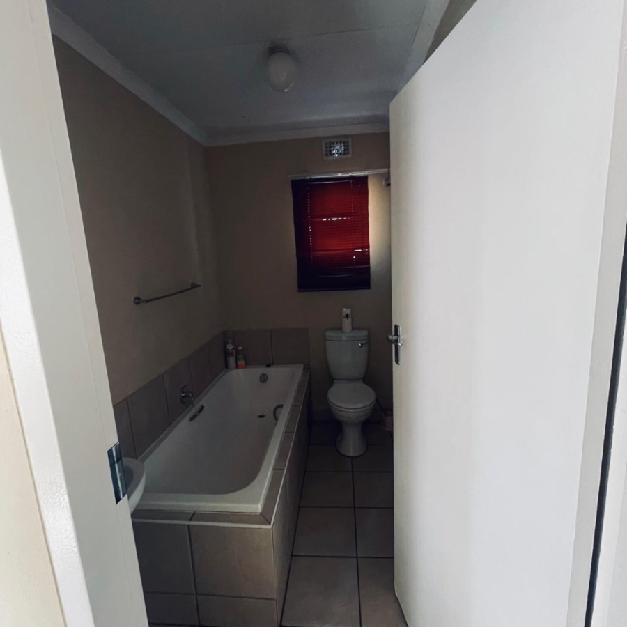 2 Bedroom Property for Sale in Savanna City Gauteng