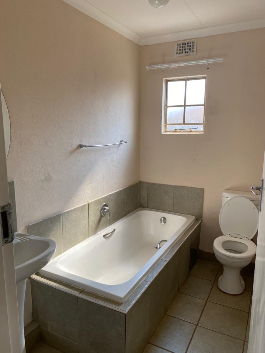 2 Bedroom Property for Sale in Savanna City Gauteng