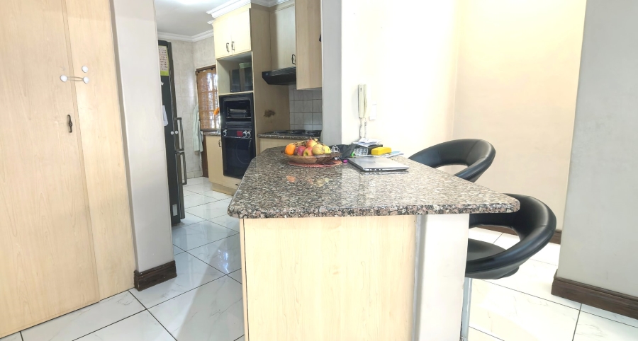 To Let 4 Bedroom Property for Rent in Faerie Glen Gauteng