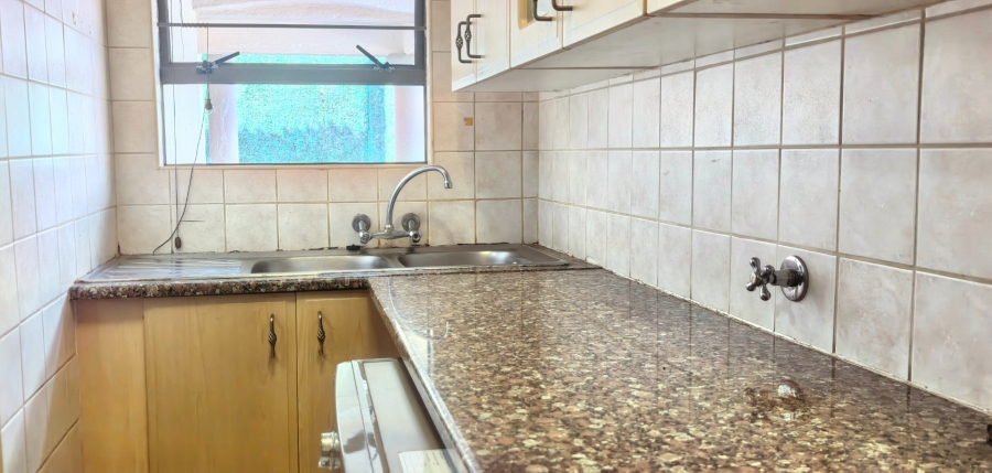 To Let 4 Bedroom Property for Rent in Faerie Glen Gauteng