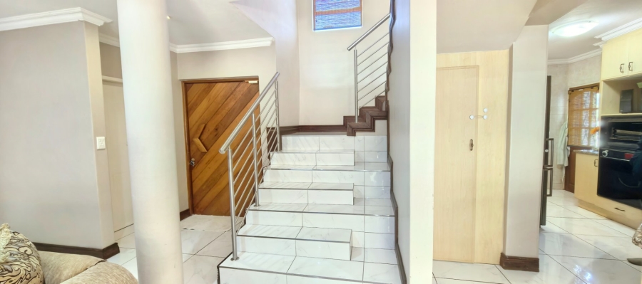 To Let 4 Bedroom Property for Rent in Faerie Glen Gauteng