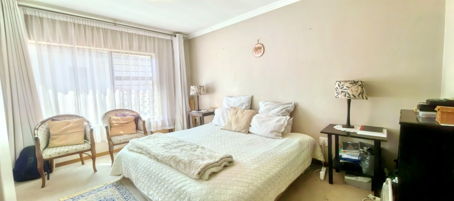 To Let 4 Bedroom Property for Rent in Faerie Glen Gauteng